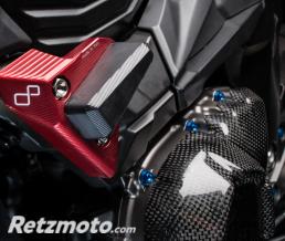 LIGHTECH Tampon de protection LIGHTECH rouge Kawasaki Z800 - STEKA112ROS