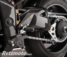 Carter de bras oscillant LIGHTECH carbone brillant Triumph Speed Triple 1050