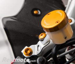Protection lat�rale de r�servoir LIGHTECH carbone brillant Triumph Speed Triple 1050