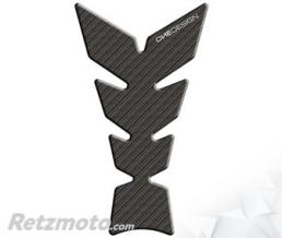 ONE DESIGN Prot�ge R�servoir 1 Pi�ce Format : 123x213.8mm Look Carbone