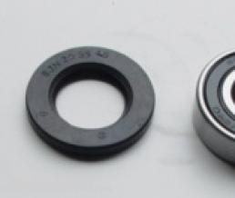 TOURMAX KIT ROULEMENTS DE ROUE ARRIERE + JOINTS SPYS POUR GPZ500 1994-05